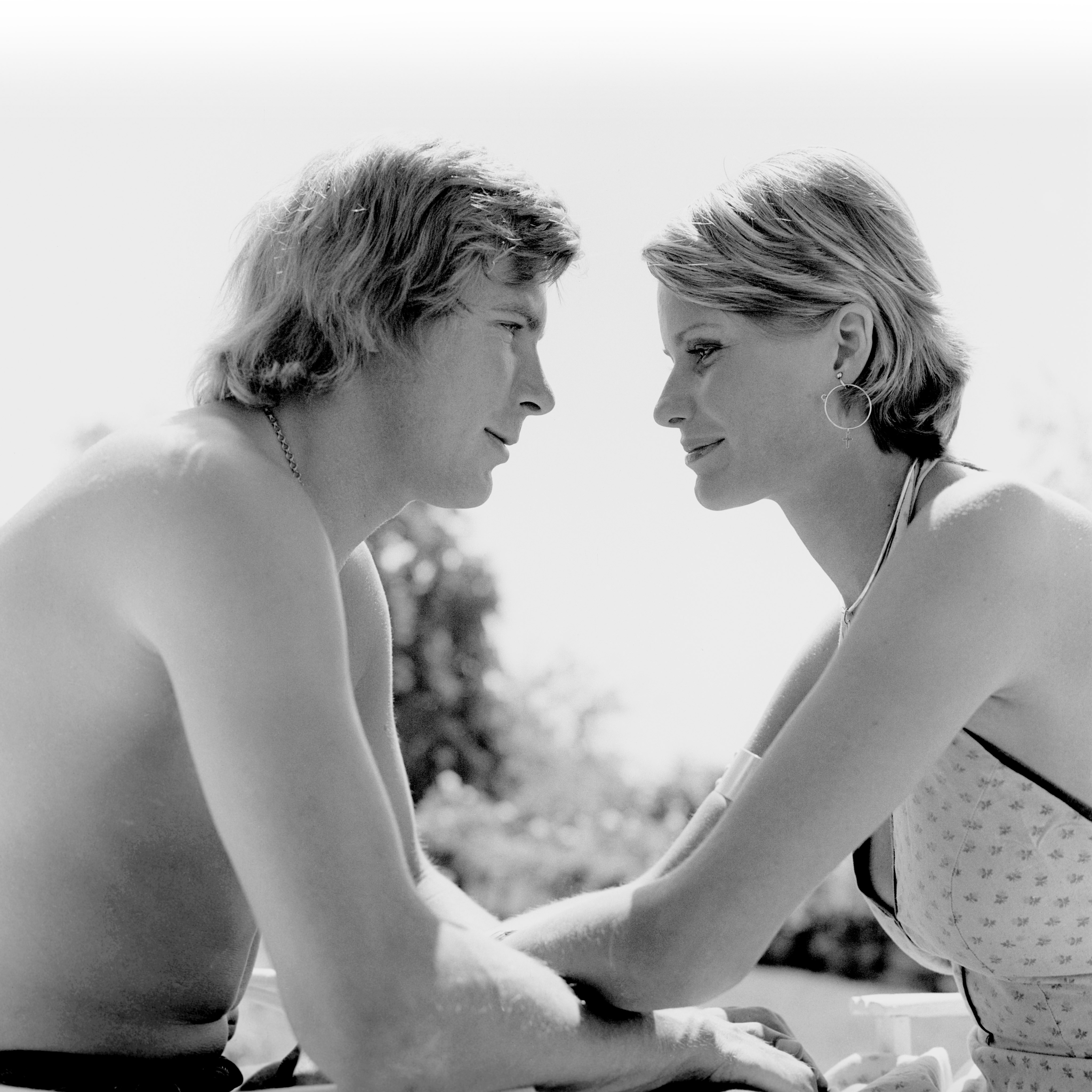 James Hunt and Suzy Miller photographed at their home near Málaga, Spain, on October 1, 1976. | Source: Getty Images