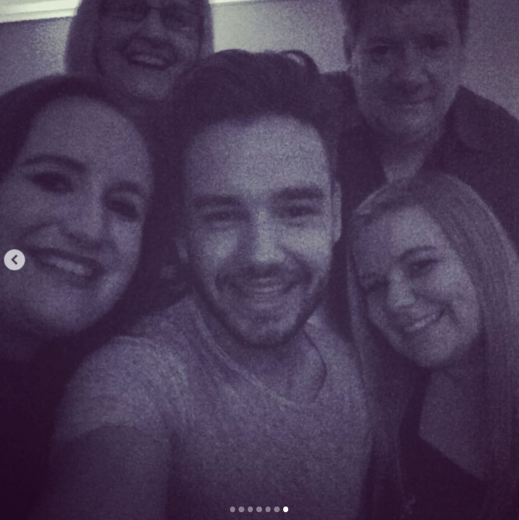 Liam Payne smiling with family members during a casual gathering. | Source: Instagram/@np2788