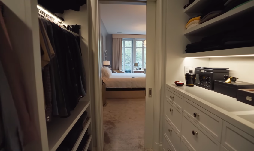 The closet's connection to the bedroom makes the entire suite feel sprawling. This is one of the areas that inspired the funniest viewer reactions. | Source: YouTube/Architectural Digest