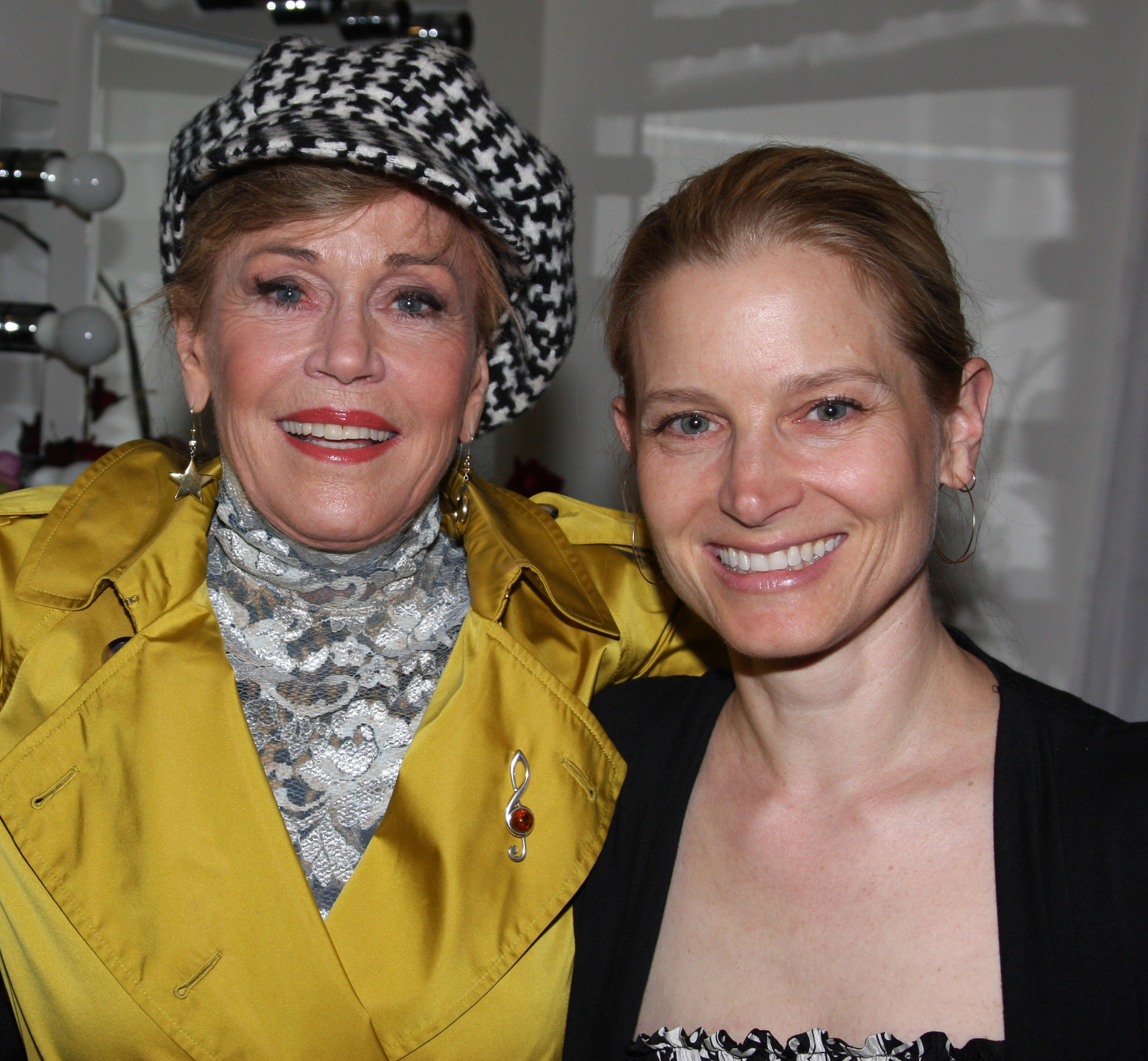 In 2009, Fonda appeared backstage with Jane Fonda during the closing night of "33 Variations" on Broadway. The photo adds context to her earlier comments that she once turned to her aunt for advice about dealing with the press. | Source: Getty Images