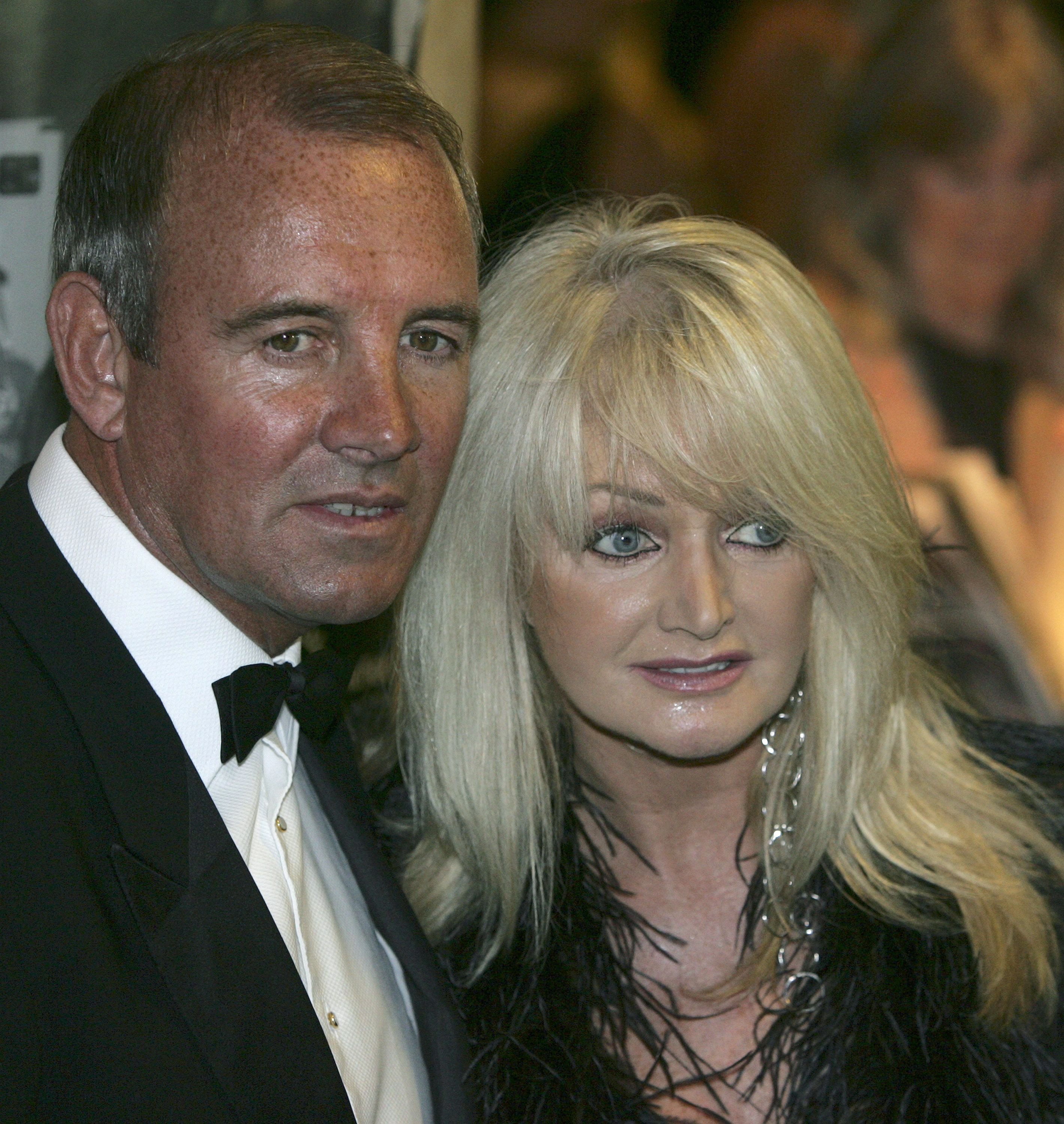 They stayed together until her death, but there was a hiccup in 2016. At this event, Bonnie Tyler and her husband, Robert Sullivan, arrived at the "Adopt-A-Minefield" Benefit Gala in support of landmines victims on May 28, 2005, in Neuss, Germany. | Source: Getty Images