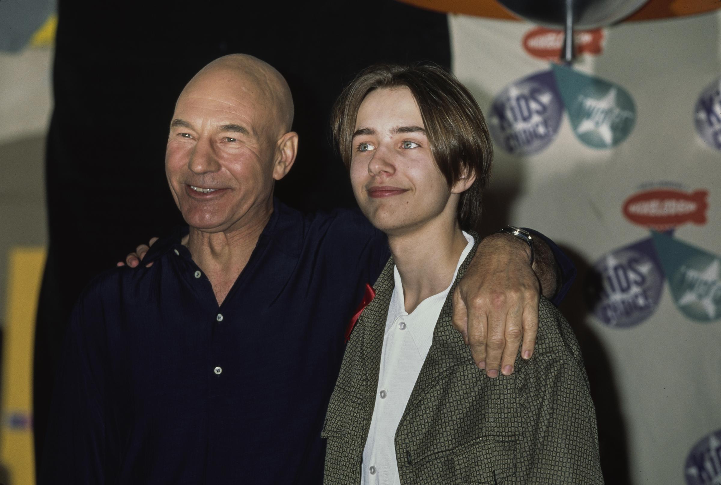 Patrick Stewart posed alongside fellow actor Vincent Kartheiser at the 10th Annual Nickelodeon Kids’ Choice Awards in Los Angeles on April 19, 1997. The appearance reflected Stewart’s growing popularity with younger audiences following his Star Trek success. | Source: Getty Images.