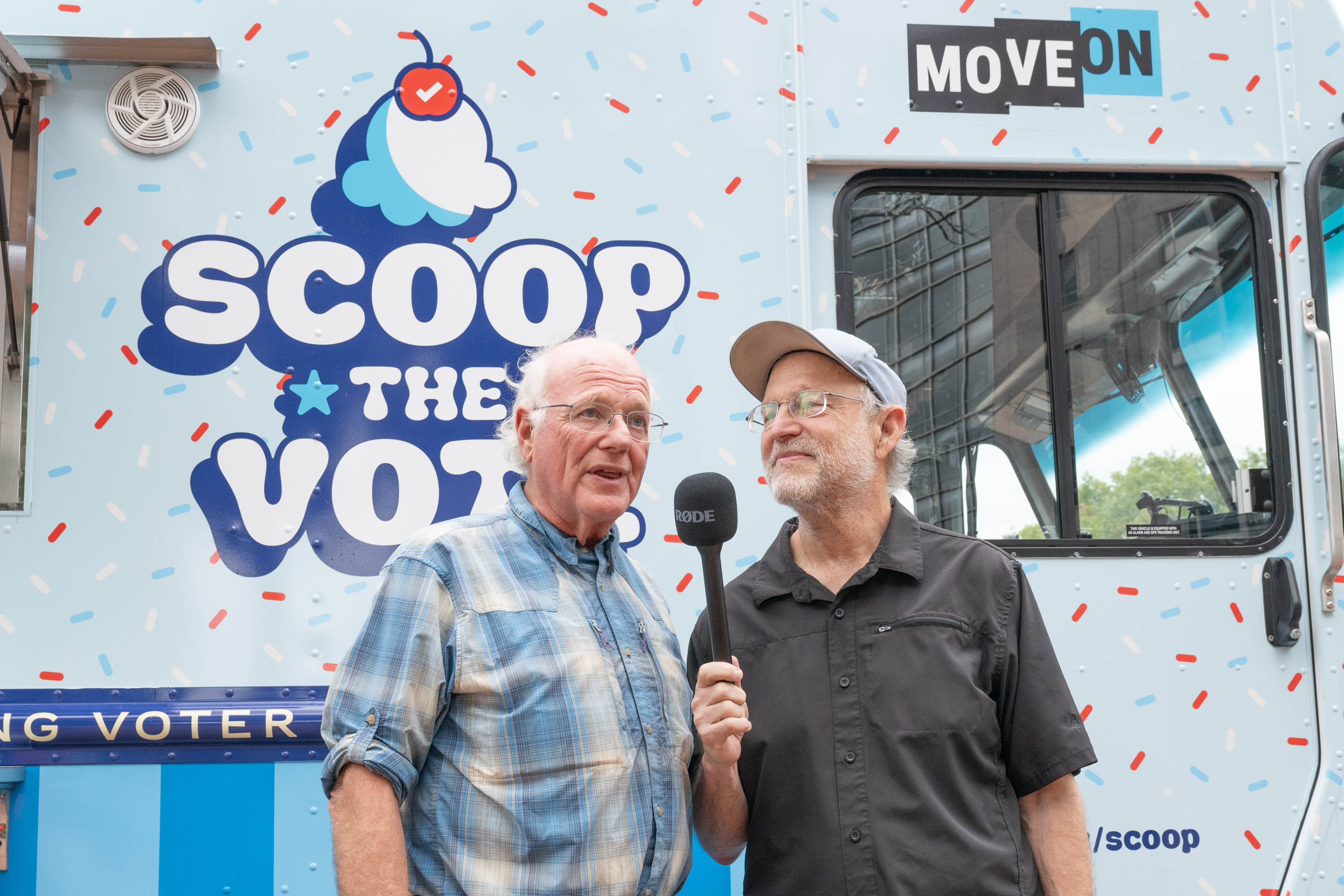 Ben Cohen and Jerry Greenfield partnered with MoveOn to hand out free ice cream at Franklin Square in Philadelphia, Pennsylvania, on September 16, 2024 | Source: Getty Images