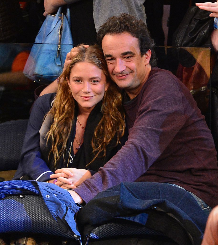 The former child actor and Olivier Sarkozy attend the Dallas Mavericks vs New York Knicks game at Madison Square Garden on November 9, 2012 | Source: Getty Images