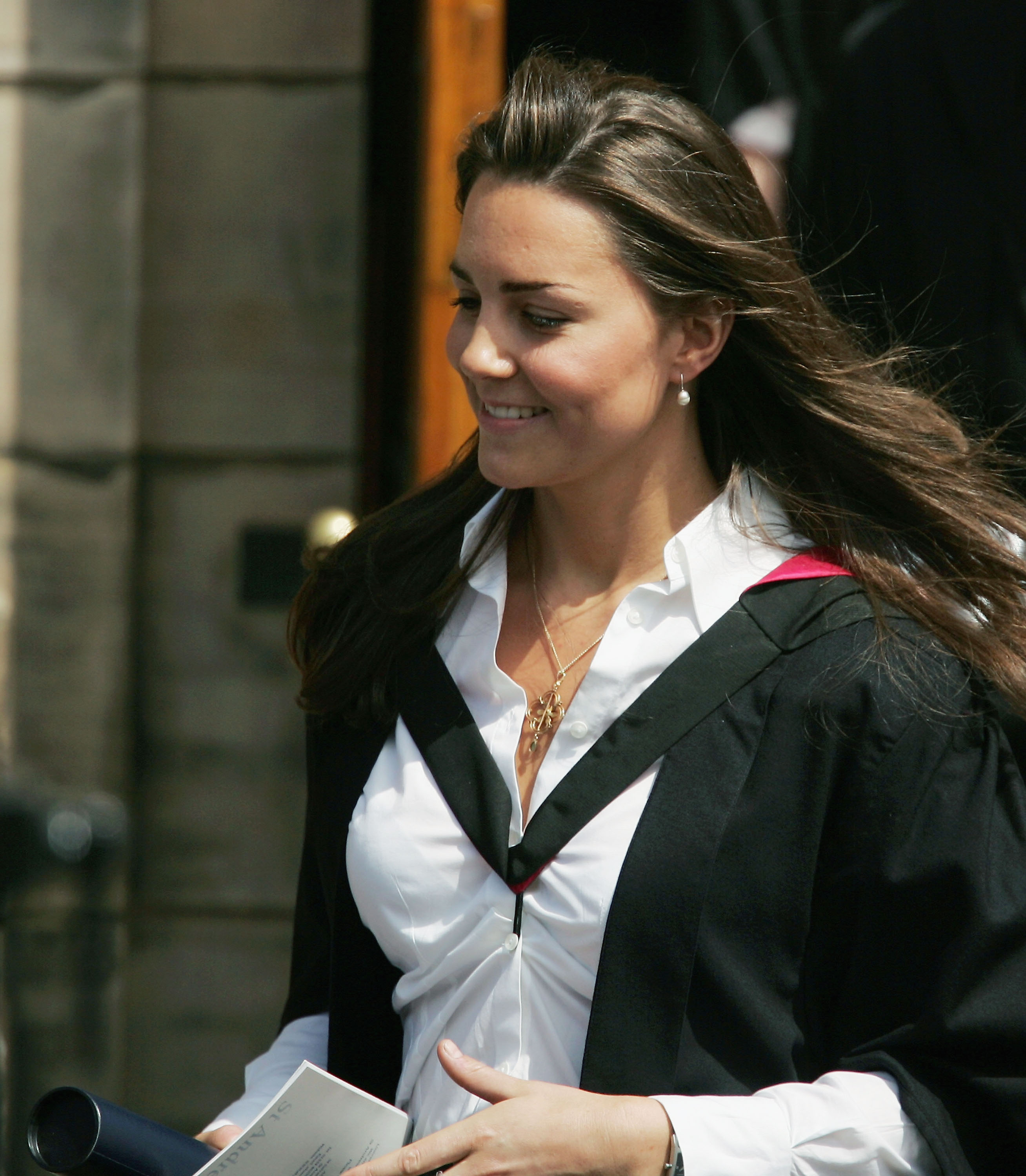 Kate Middleton leaves Younger Hall after her graduation ceremony on June 23, 2005, in St Andrews, Scotland | Source: Getty Images