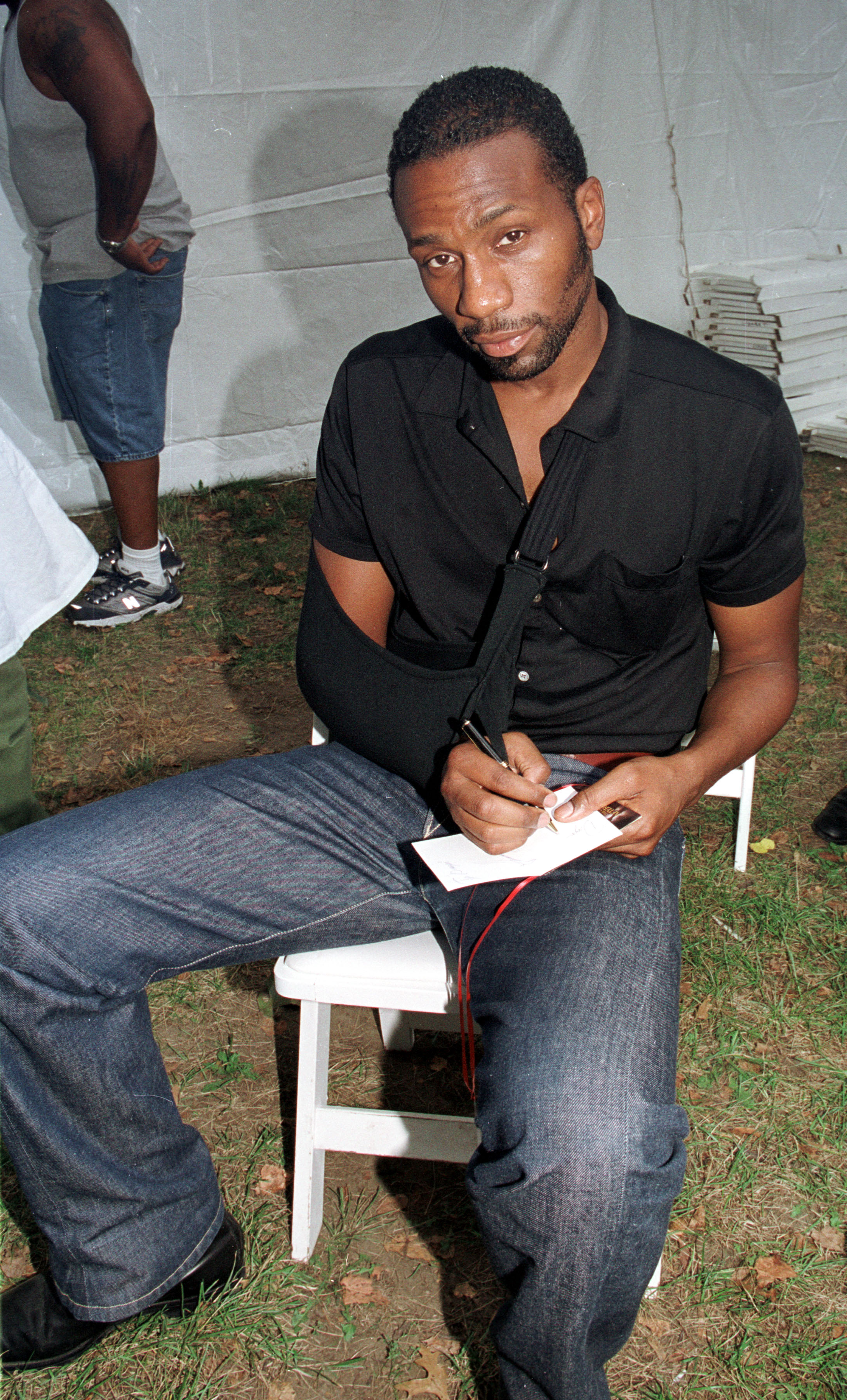 Leon Robinson at the 1st Annual Hot Buttered Soul Barbeque in honor of Isaac Hayes in Harlem, New York on August 19, 2001. | Source: Getty Images