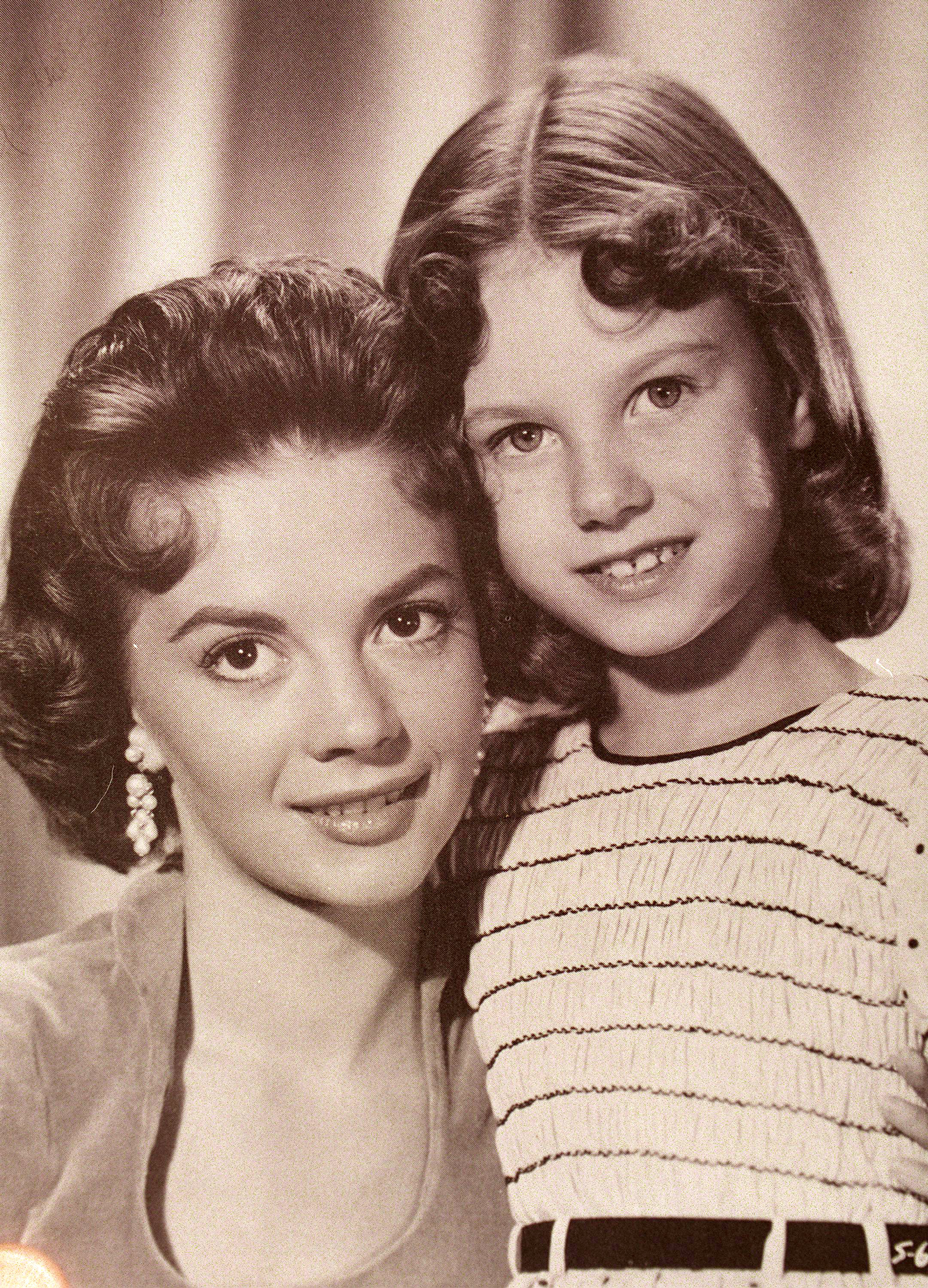 A publicity photo taken of the actress and her older sister in 1956 | Source: Getty Images