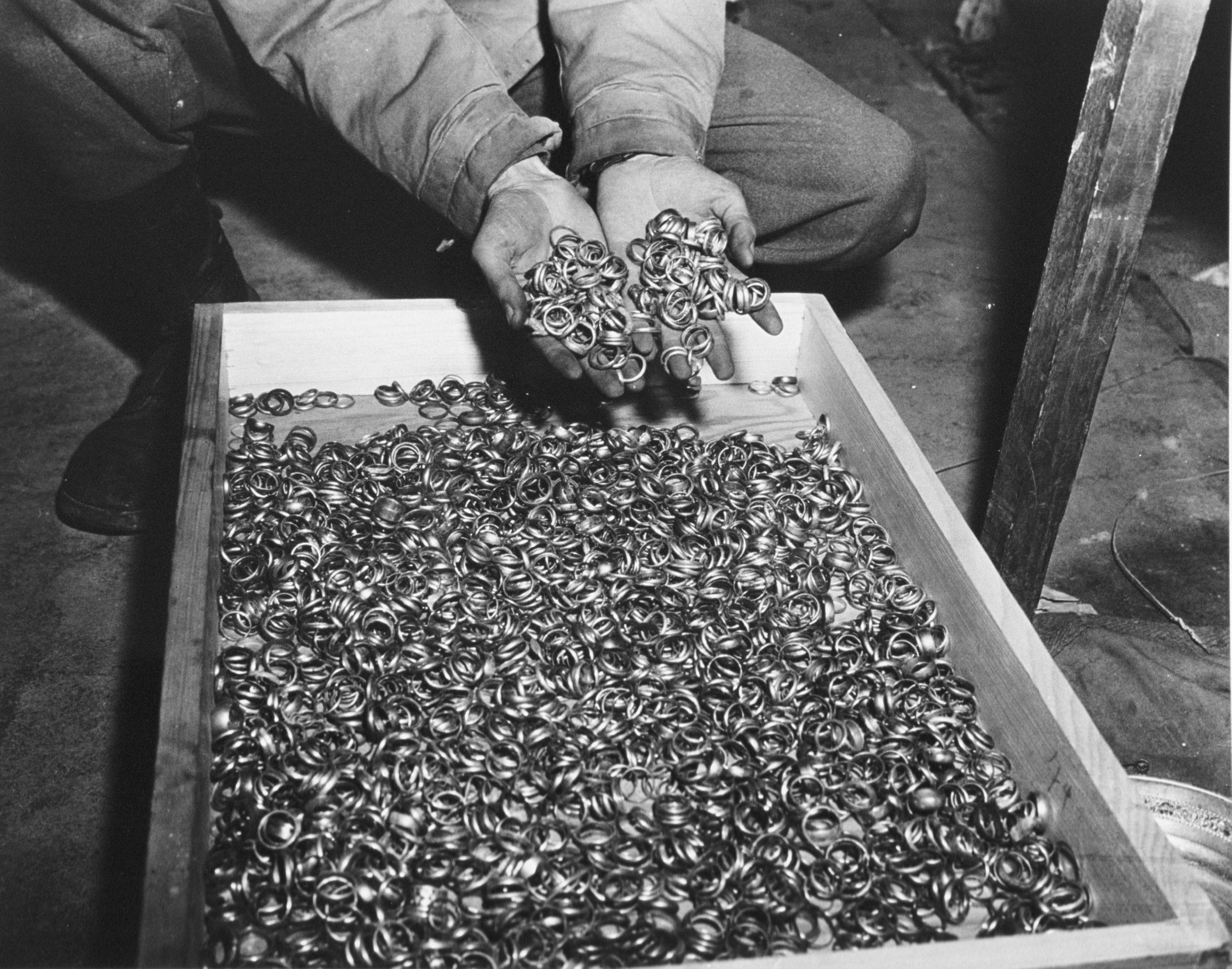 A box of wedding rings found at Buchenwald | Source: Getty Images