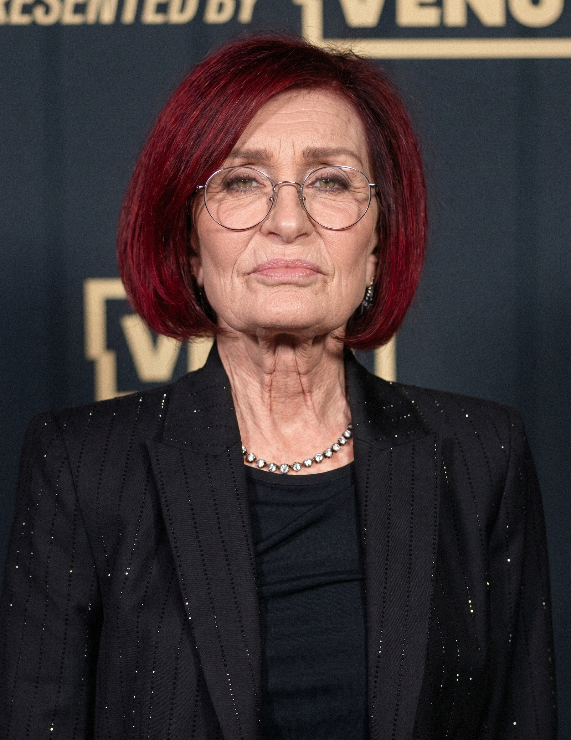 By 2002, Sharon was navigating both another reported facelift and a serious cancer diagnosis. Her changing appearance over the years has unfolded alongside major personal and medical challenges. | Source: Gemini