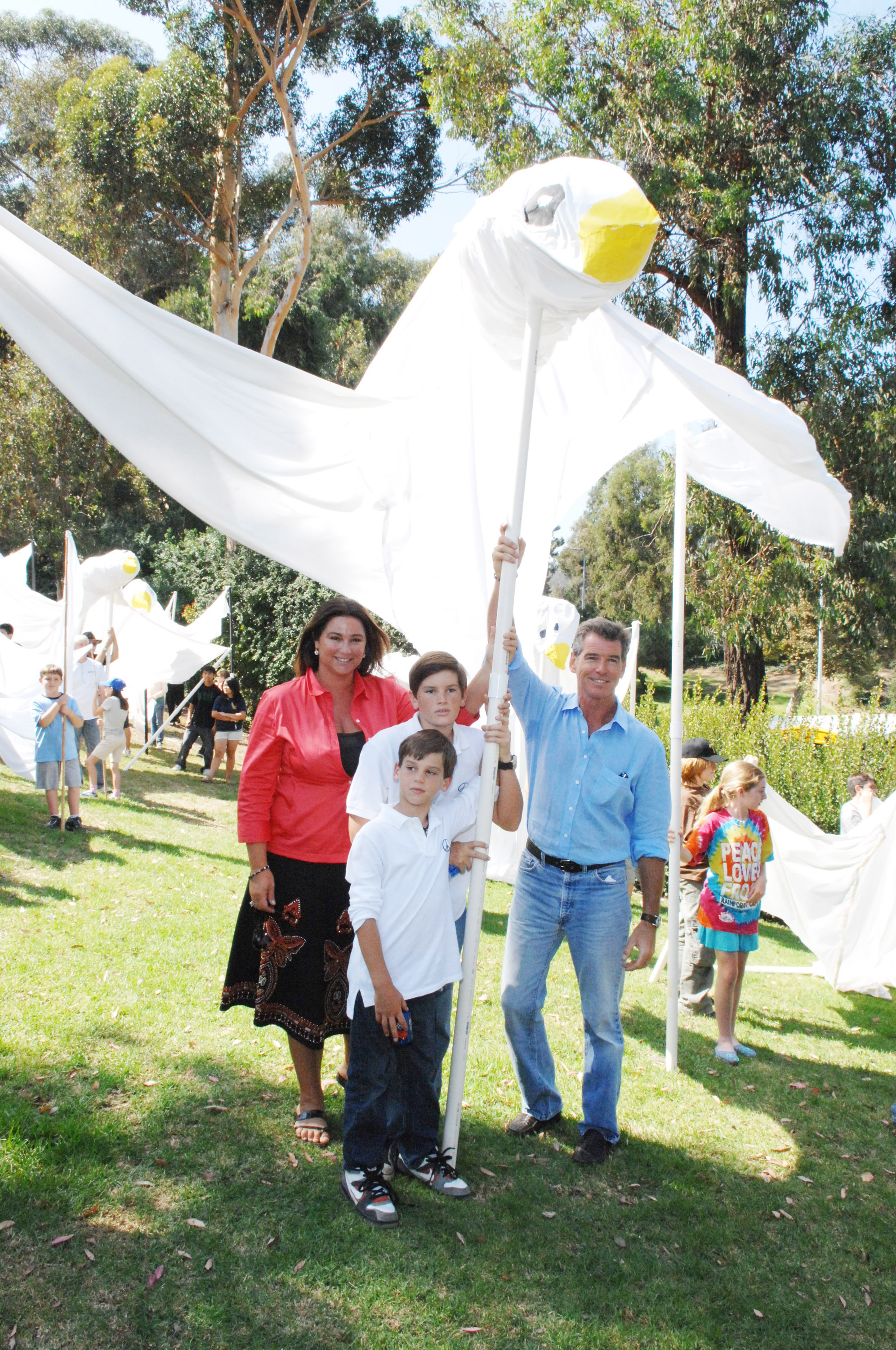 Dylan and Paris joined their parents at Jane Goodall's Roots & Shoots Day of Peace in Los Angeles in September 2008, where the family supported environmental awareness. | Source: Getty Images