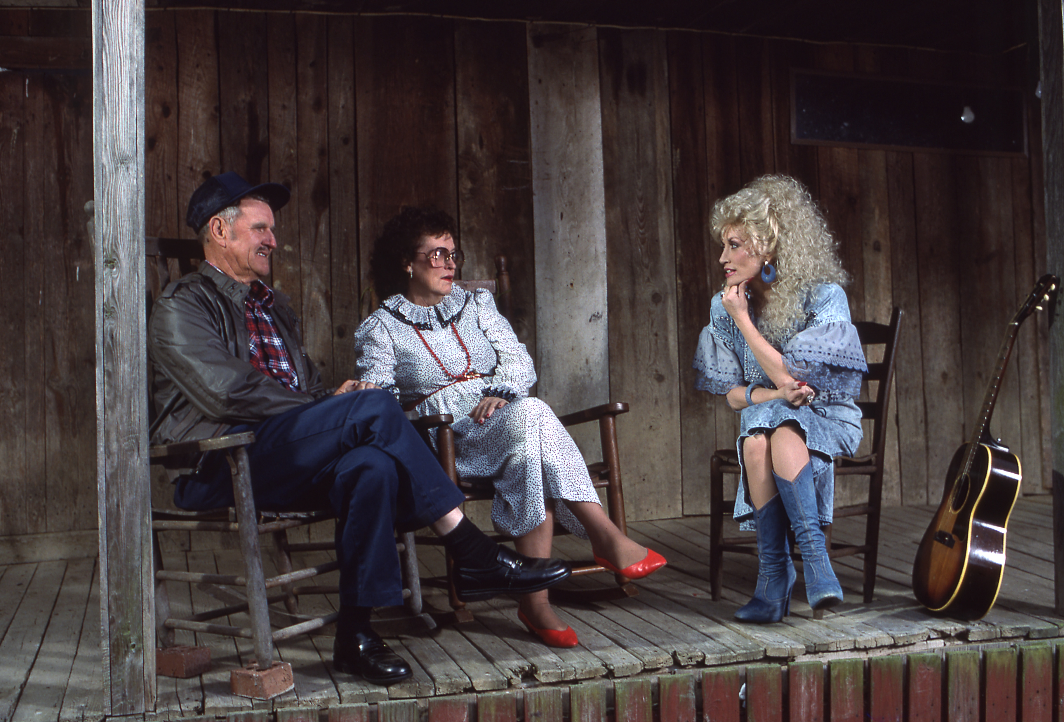 Parton credited her parents with giving her the qualities that carried her far beyond Locust Ridge. She said her mother provided a spiritual and creative foundation, while her hardworking father instilled responsibility and determination. | Source: Getty Images