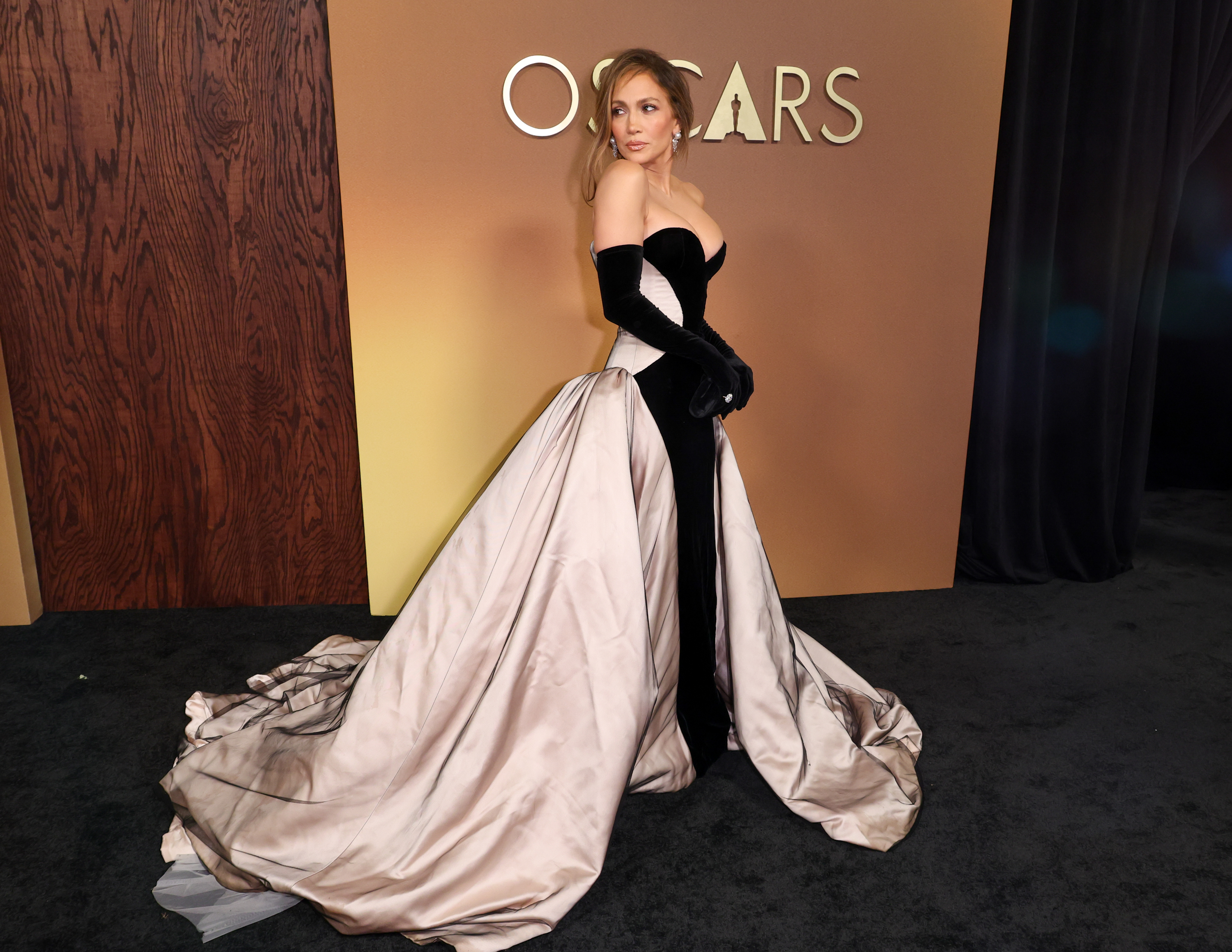 The current real estate listing proudly weaponizes JLo's fame to attract buyers. It marks the first time the property has been offered since JLo became a global superstar. | Source: Getty Images