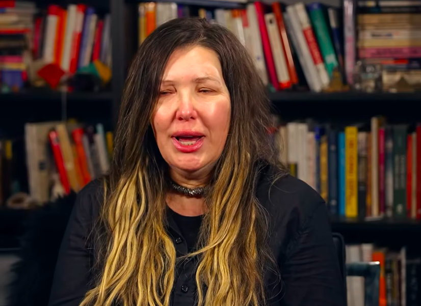 Neighbor Mia Terrazzas said Panettiere seemed like a "bright light" when she was alone but became noticeably more subdued around Hickerson. She also said the actress appeared "almost like a different person" when the two were together. | Source: YouTube/Inside Edition