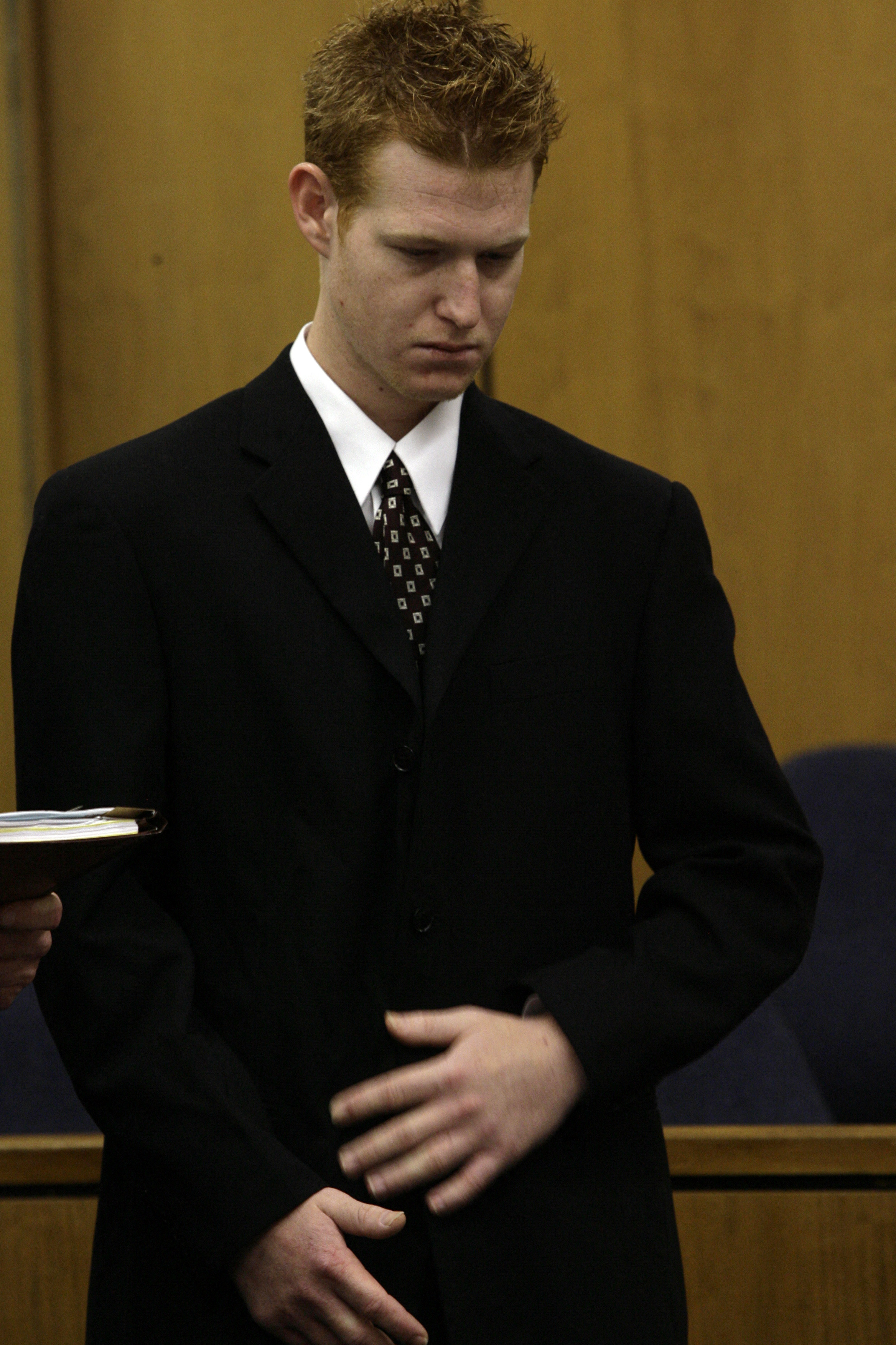 Redmond O'Neal inside the courthouse in Malibu, California, on January 9, 2009. | Source: Getty Images