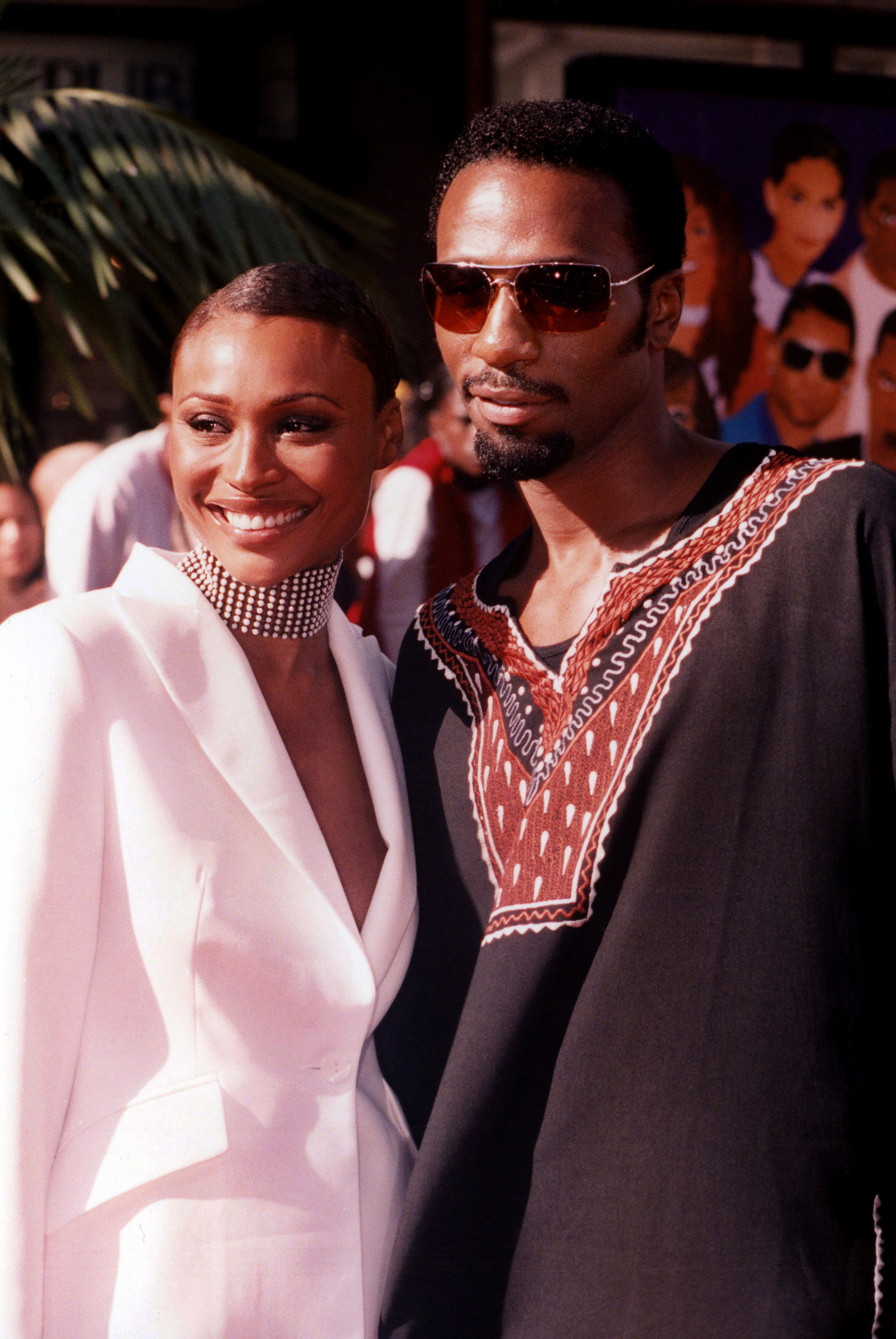 Cynthia Bailey and Leon Robinson at the 2nd Annual BET Awards in Hollywood, California on June 26, 2002. | Source: Getty Images