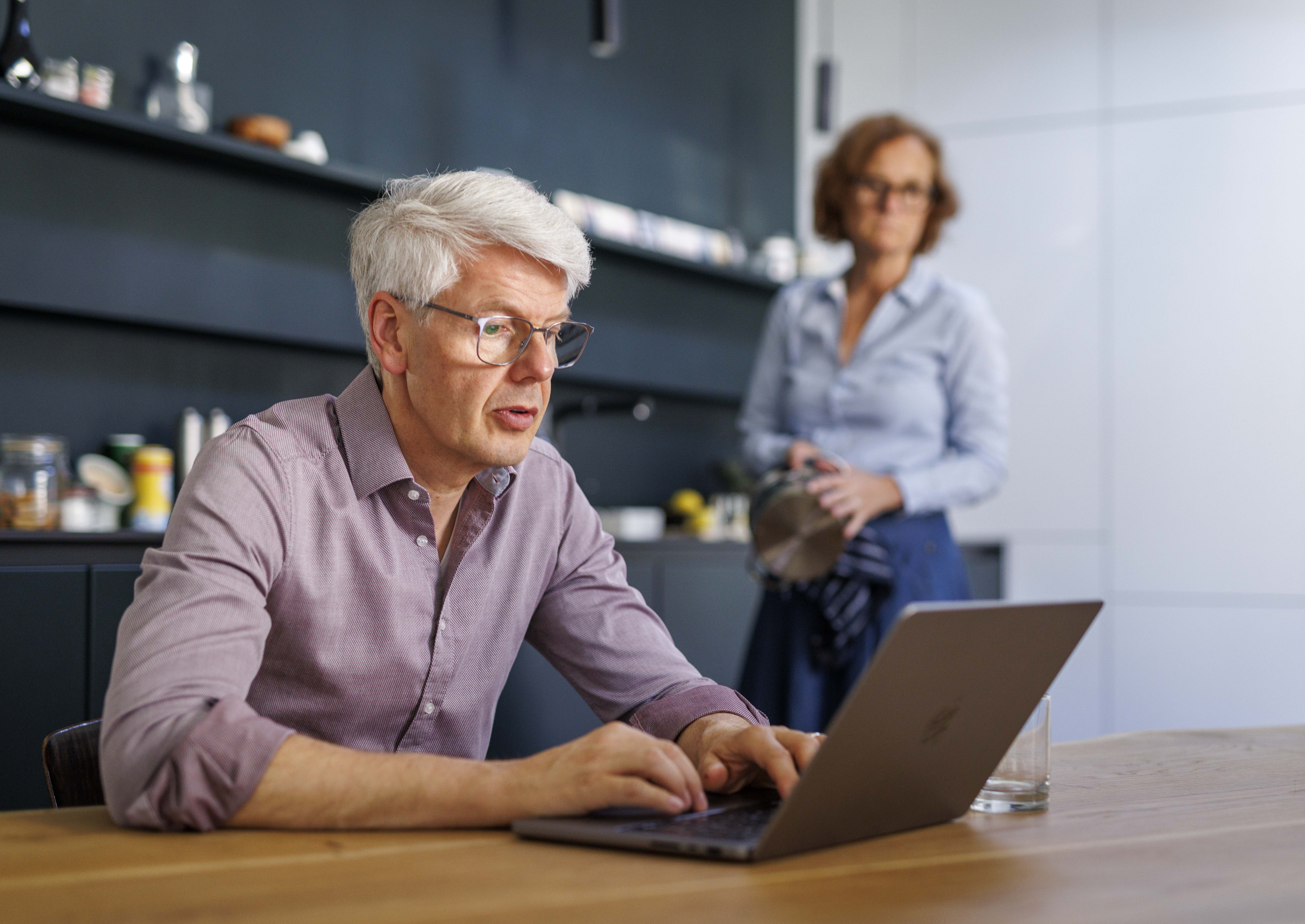 Sharing household responsibilities also means taking initiative. Planning dinner, checking groceries, or cleaning up without waiting to be asked can make evenings easier for both partners. | Source: Getty Images.