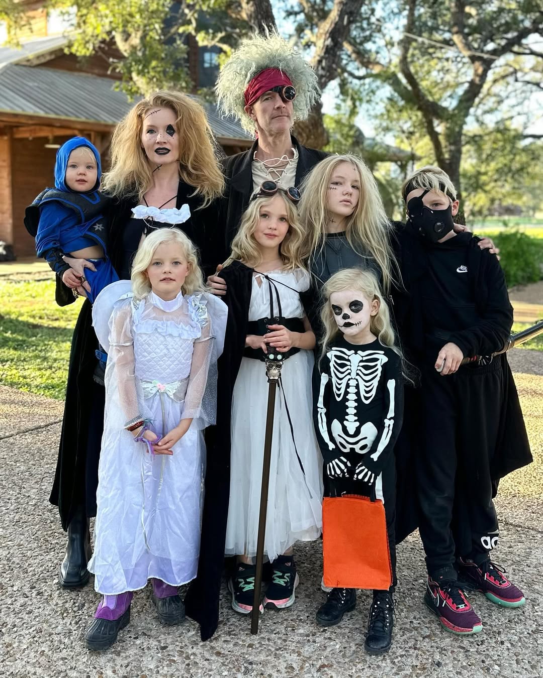 James Van Der Beek poses with his wife and their children in Halloween costumes in November 2023 | Source: Instagram/vanderjames