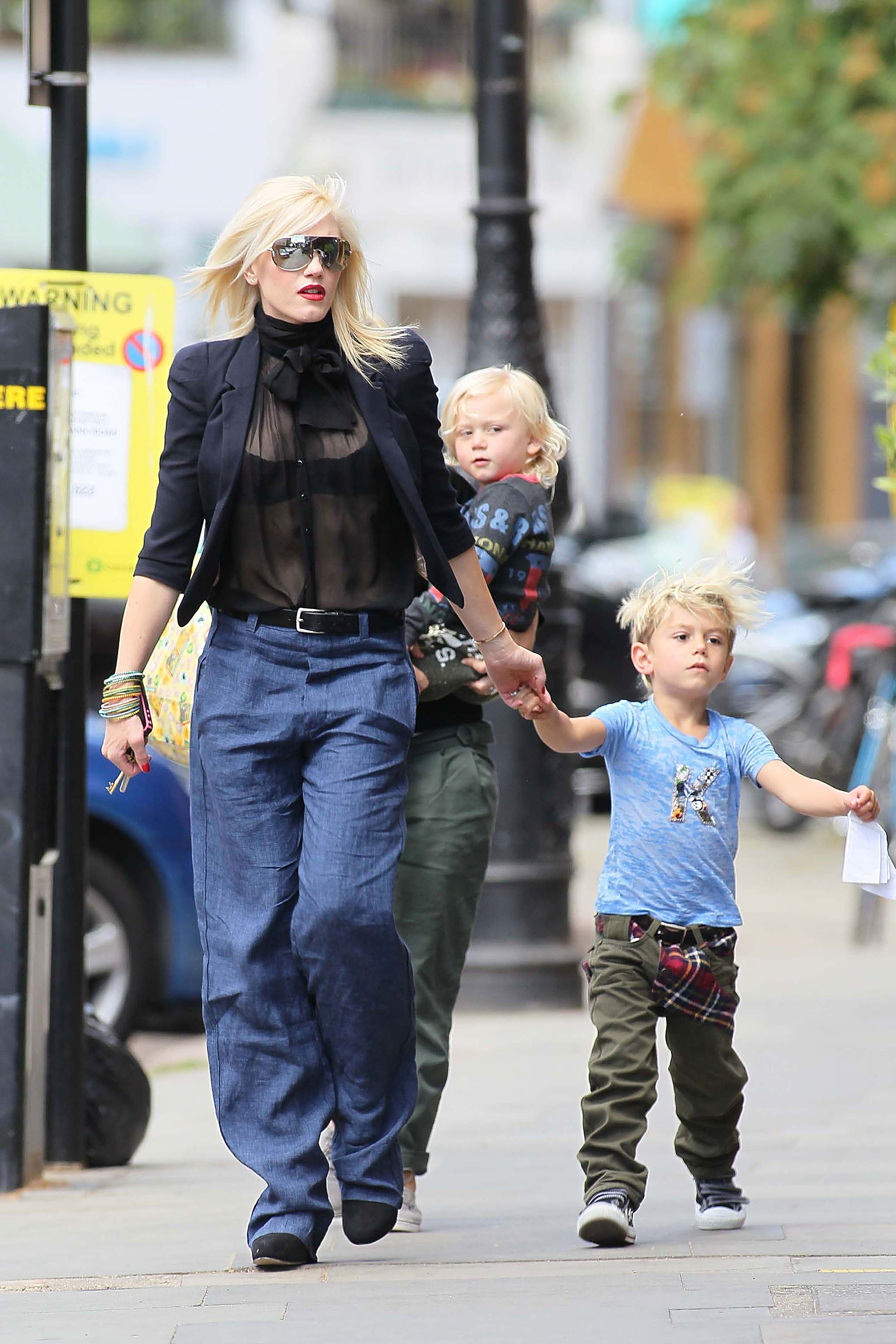 Gwen Stefani enjoyed a casual stroll with her sons Kingston James and Zuma Nesta Rock as they spent time together on May 10, 2011, in London, United Kingdom. | Source: Getty Images