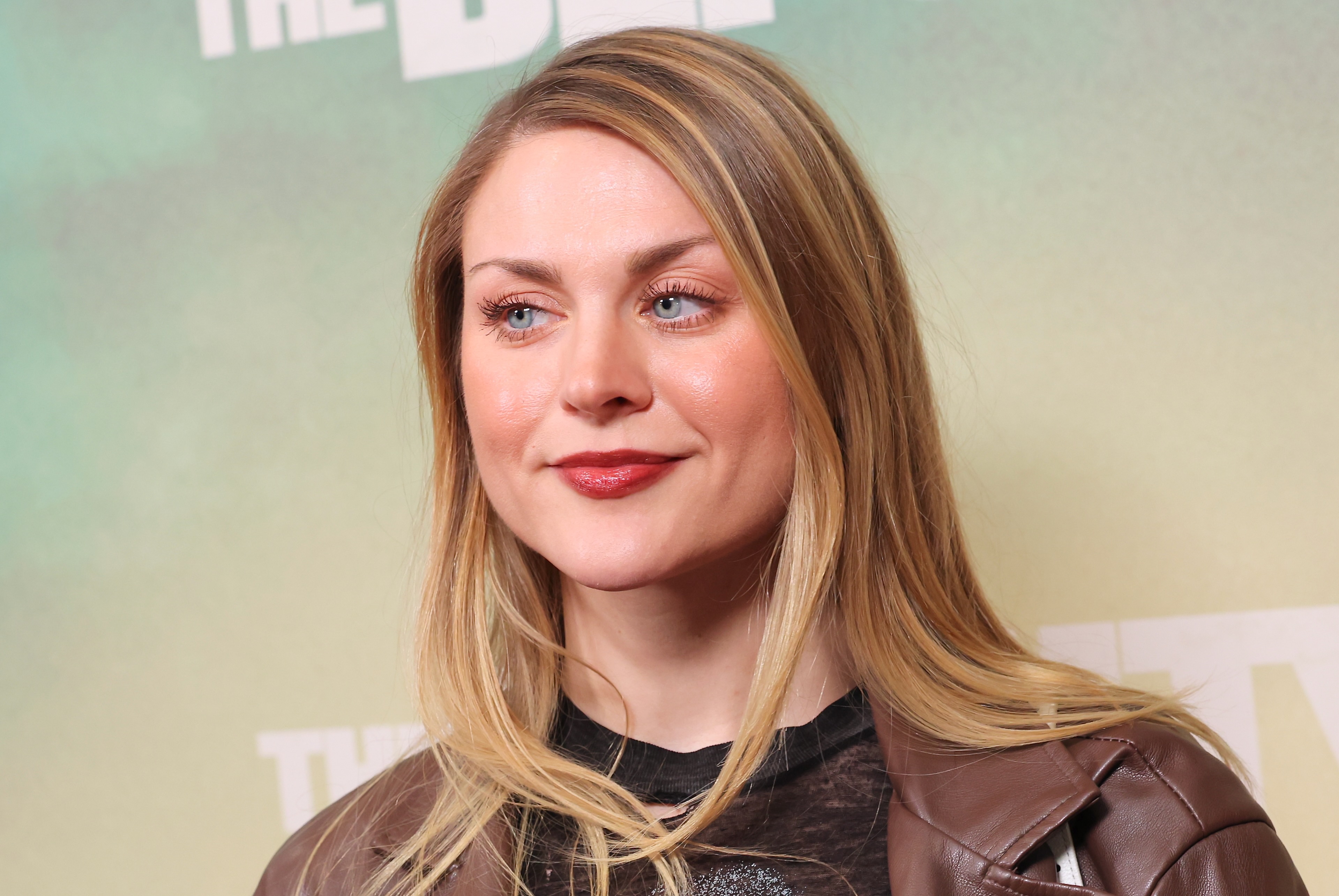 Frances Bean Cobain returned to the red carpet in September 2026 after an eight-year absence, immediately drawing attention online. The appearance also carried professional significance, as she served as an executive producer on "The Deputy."