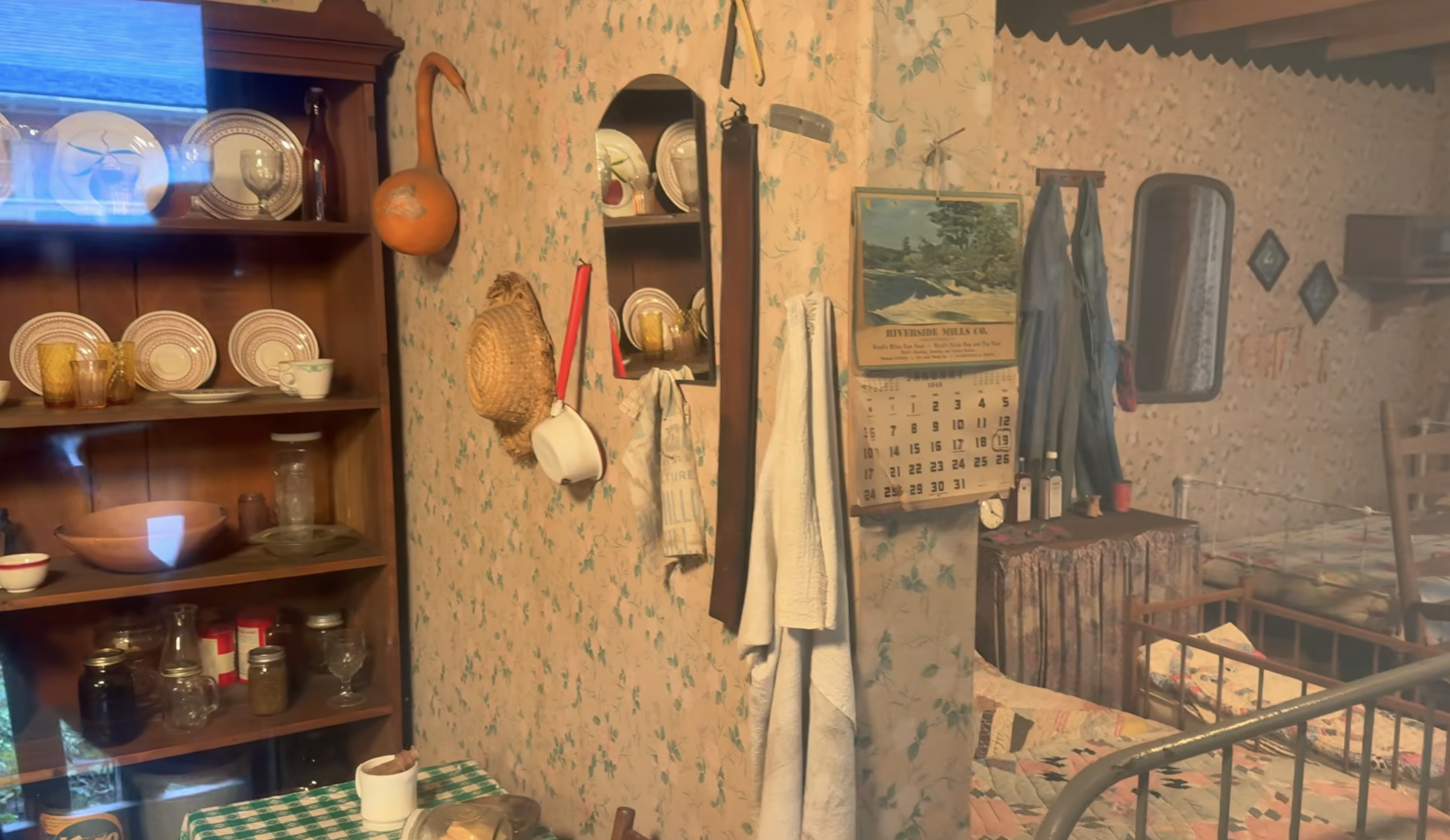 The replica was meant to evoke the Parton family's life in the 1940s and 1950s rather than reinvent it through the lens of Dolly's later wealth. Her brother built the structure, while their mother helped ensure its interior reflected the home the family knew. | Source: YouTube/Adam's Adventures