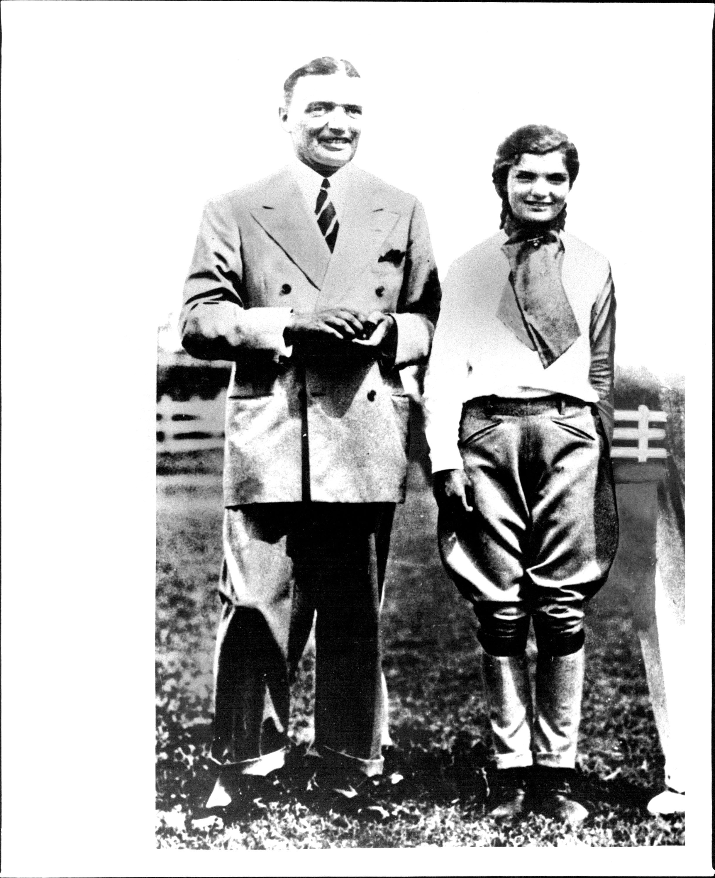 John Vernou Bouvier III and Jacqueline Kennedy Onassis photographed in 1943. | Source: Getty Images