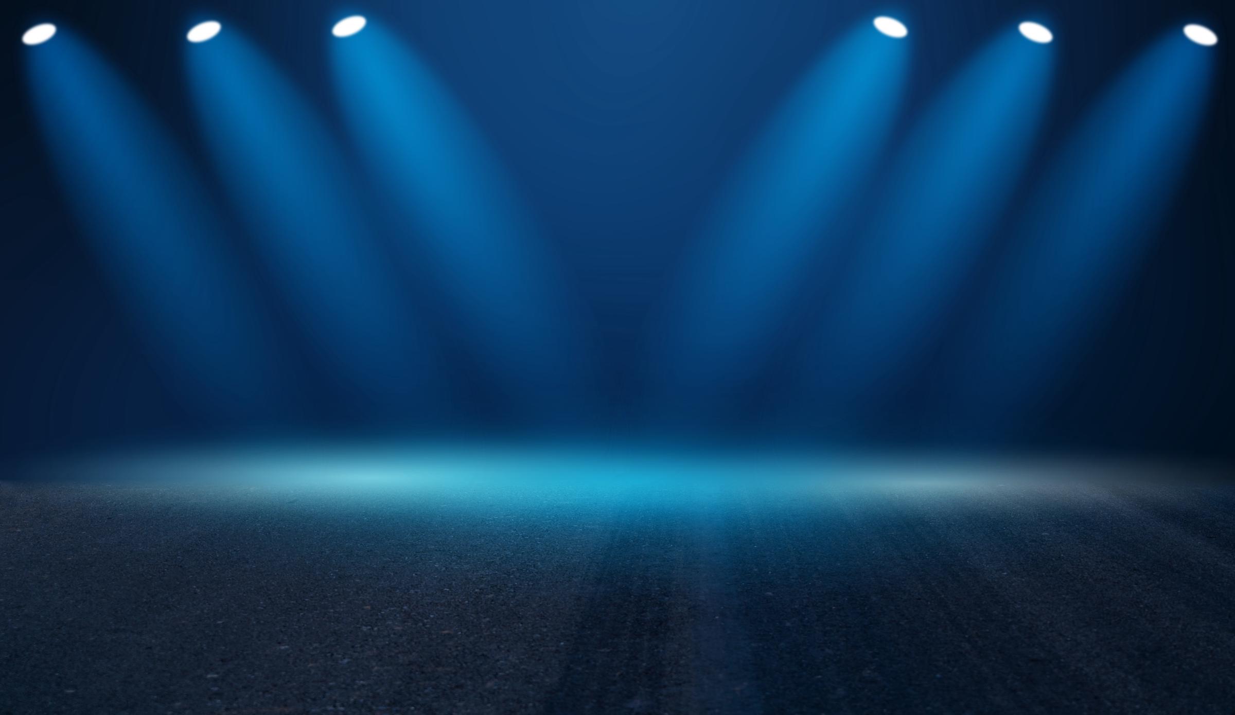 Spotlights in a room. | Source: Getty Images