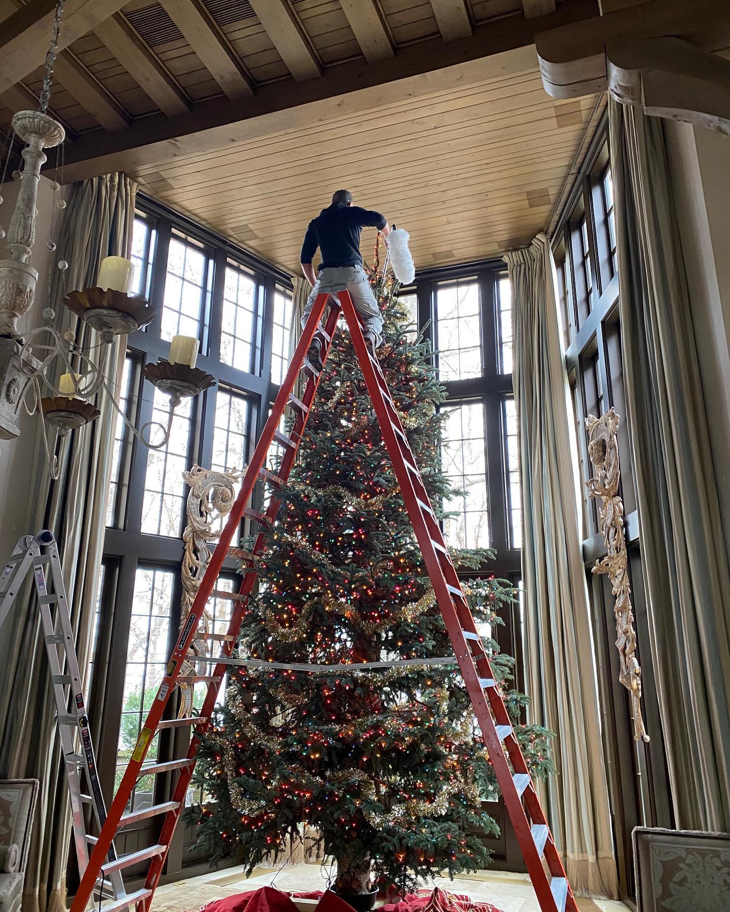 An angel topper has featured prominently in several of the family's Christmas displays. The towering tree has become one of the most striking details revealed in photographs of the Nashville residence. | Source: Instagram/thetimmcgraw