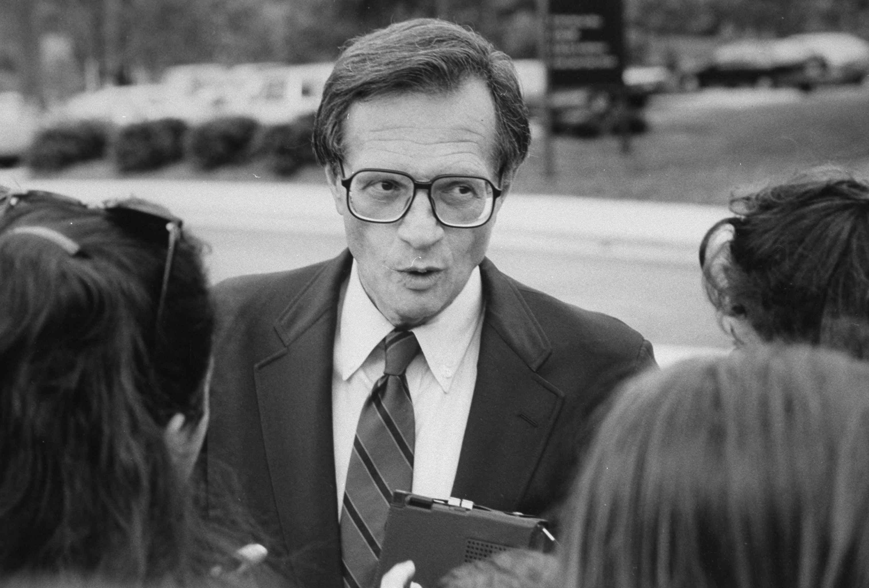 Larry King during the Democratic Convention on January 1, 1988 | Source: Getty Images