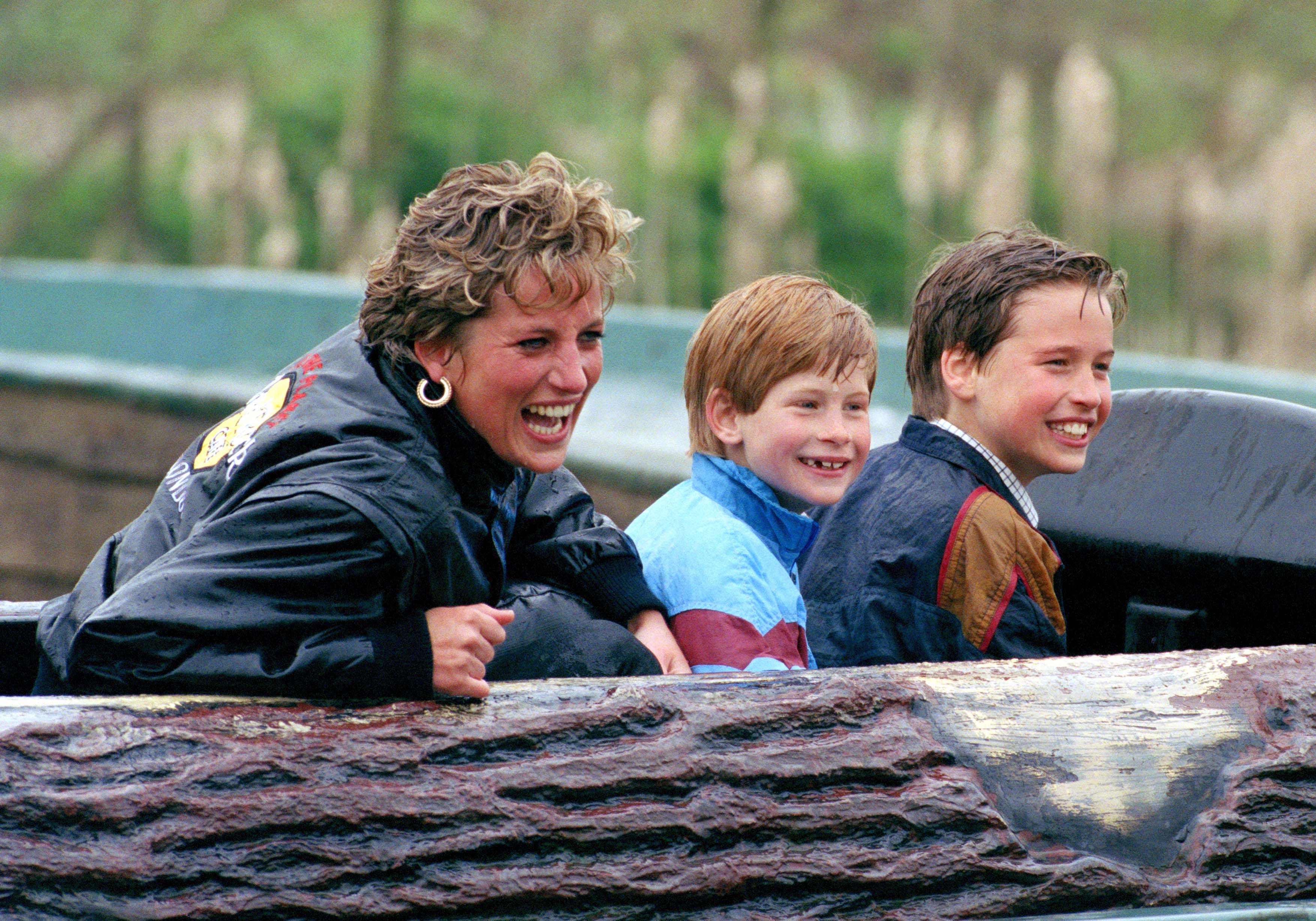 Diana Princess Of Wales, Prince William & Prince Harry Visit The Thorpe Park Amusement Park on April 13, 1993. | Source: Getty Images