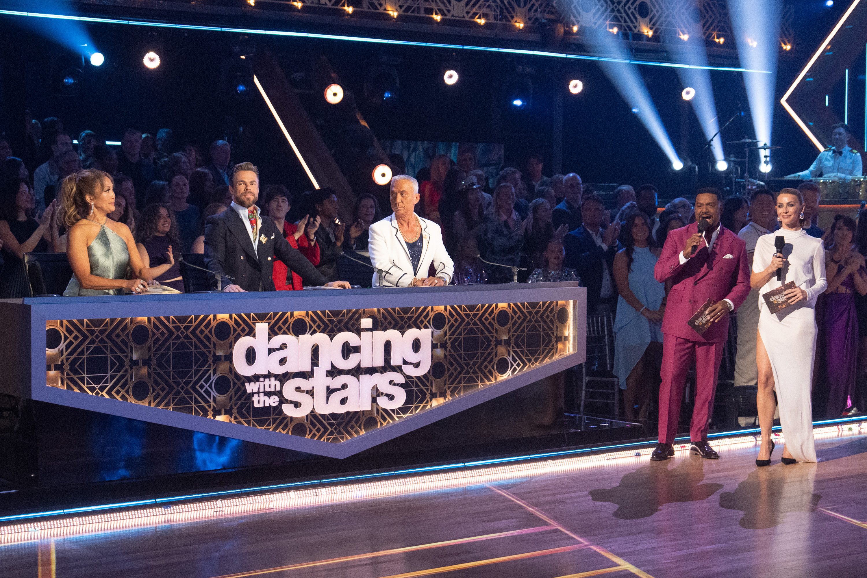 "Dancing with the Stars" hosts Alfonso Ribeiro and Julianne Hough join judges Carrie Ann Inaba, Derek Hough, and Bruno Tonioli during "Yacht Rock Night." | Source: Getty Images