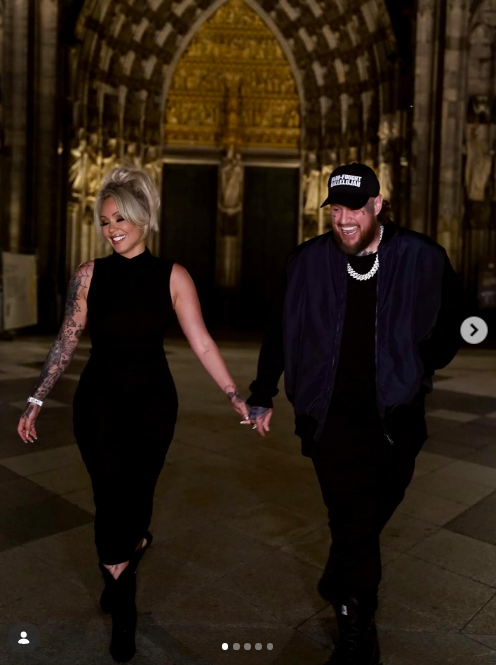 Jelly Roll also lost a significant amount of weight while his wife went through the difficult IVF process. In this photo, they posed happily in Germany on September 2, 2025. | Source: Instagram/xomgitsbunnie