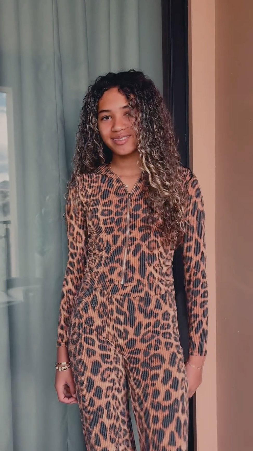 Royalty Brown shifts her stance, keeping the coordinated set looking effortless. | Source: Instagram/missroyaltybrown