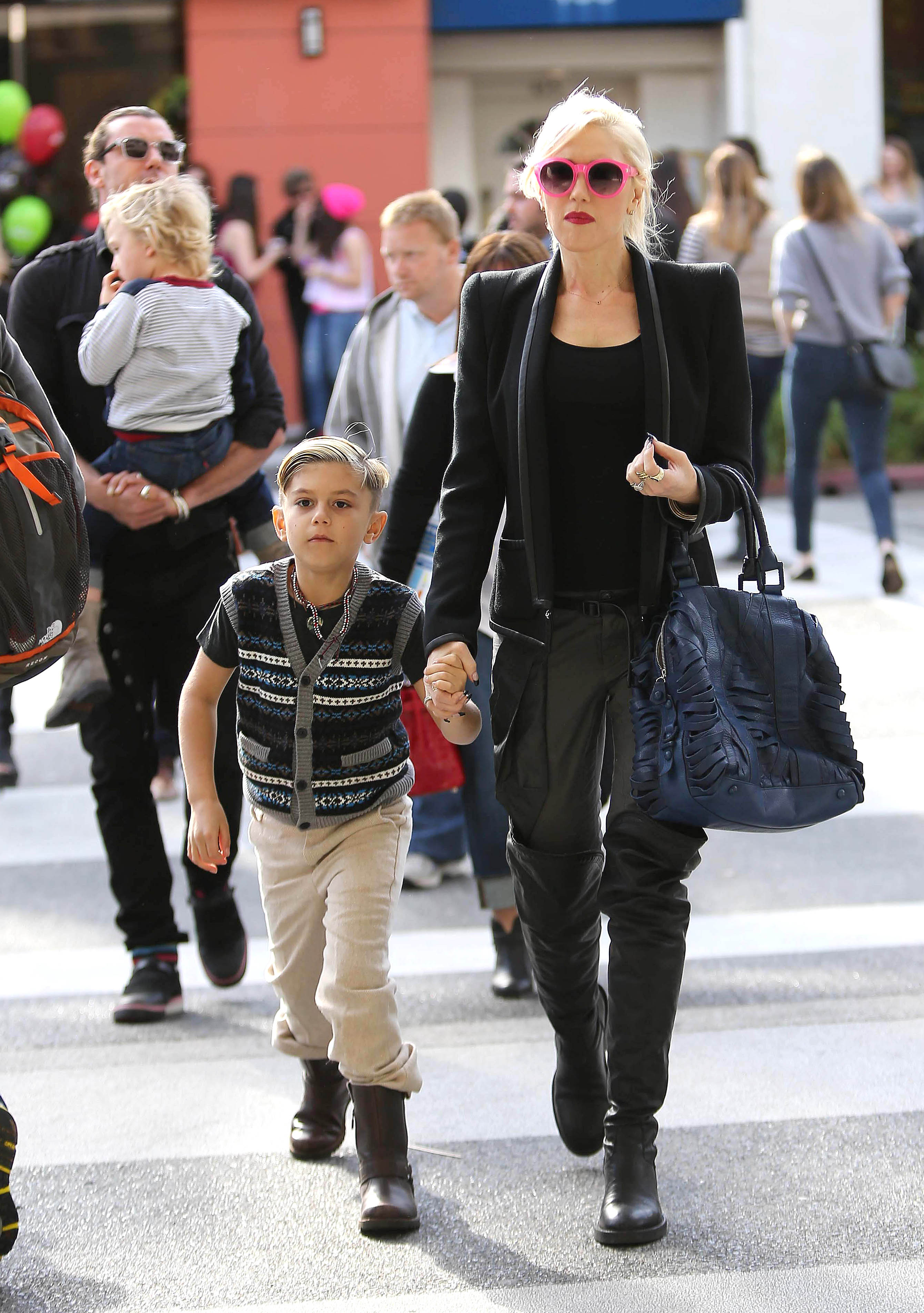Gwen Stefani and Gavin Rossdale enjoyed a family outing with their sons Kingston James McGregor Rossdale and Zuma Nesta Rock Rossdale on January 27, 2013, in Los Angeles, California. | Source: Getty Images