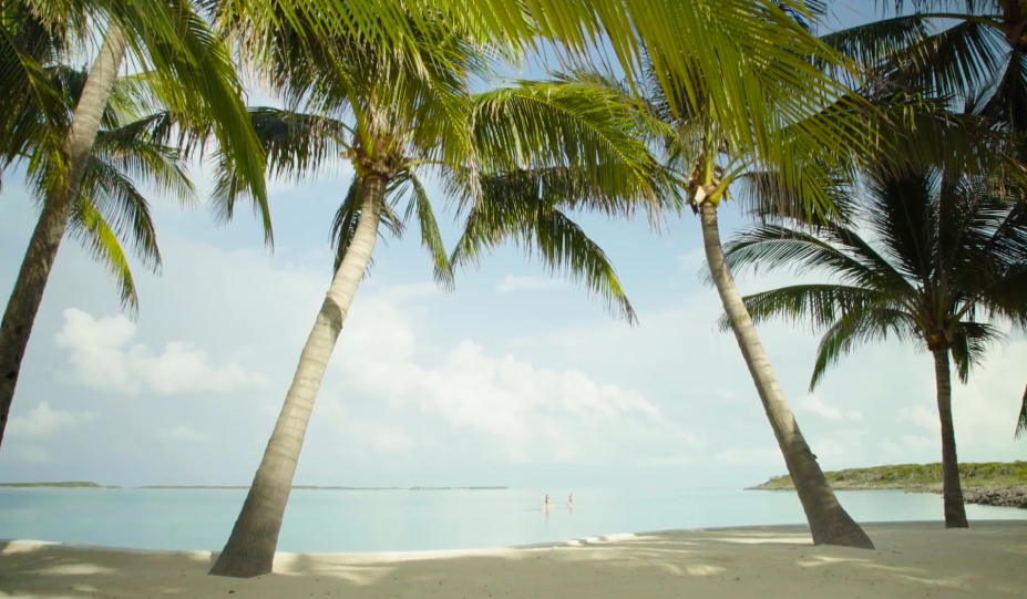 The property's pristine natural surroundings were central to the couple's vision for their retreat. McGraw wanted guests to experience the same feeling of relaxation that he and Hill had felt during their first visit. | Source: YouTube/Architectural Digest